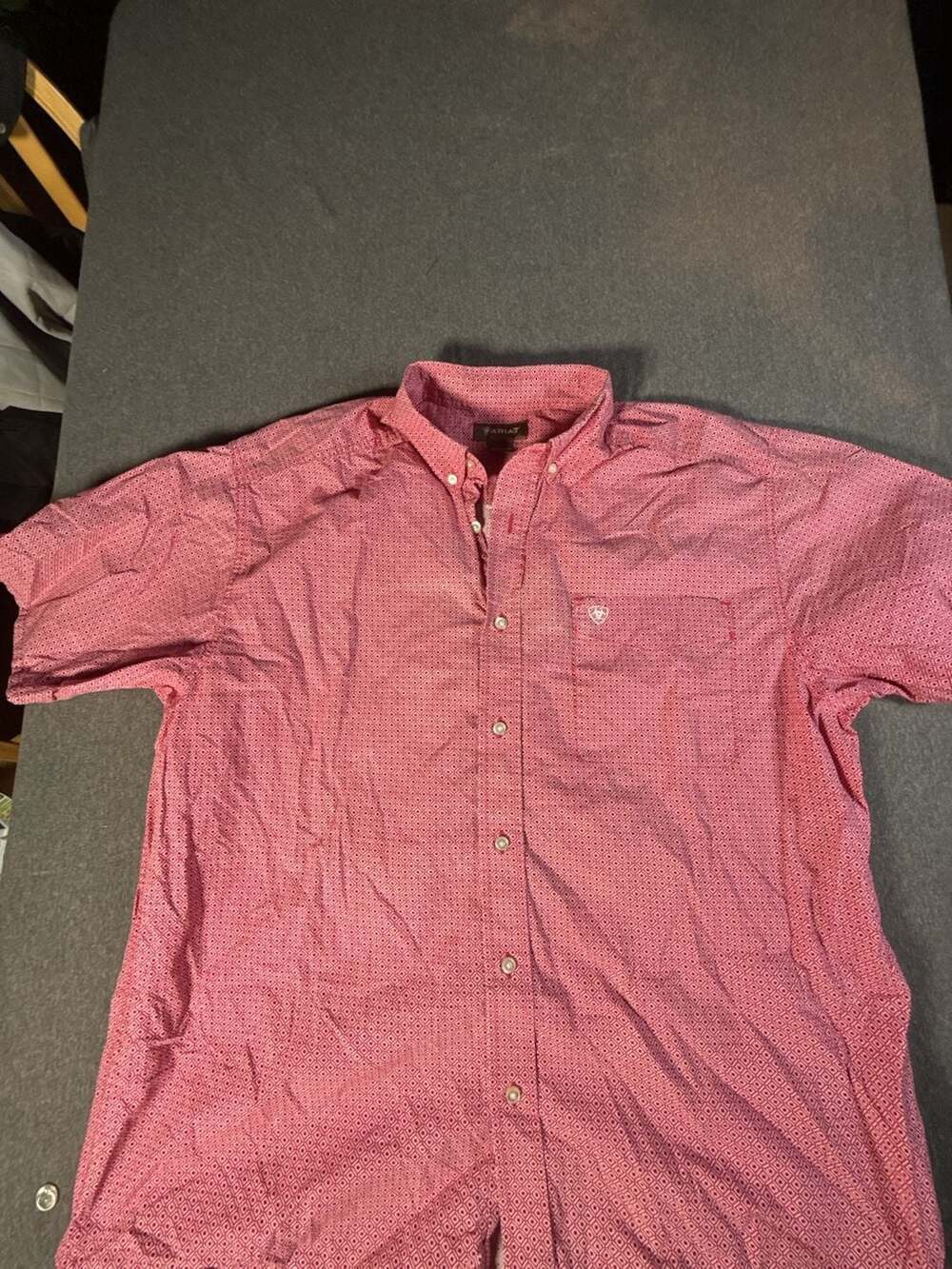Ariat Men's Red Geometric Print Short Sleeve Button Up Shirt XL